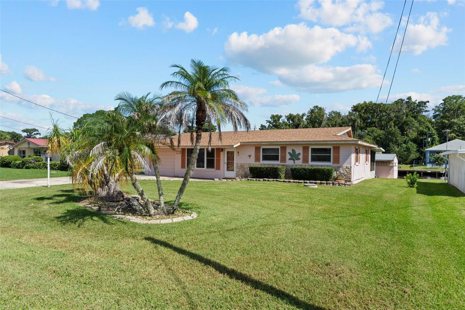 1630 PARADISE LN