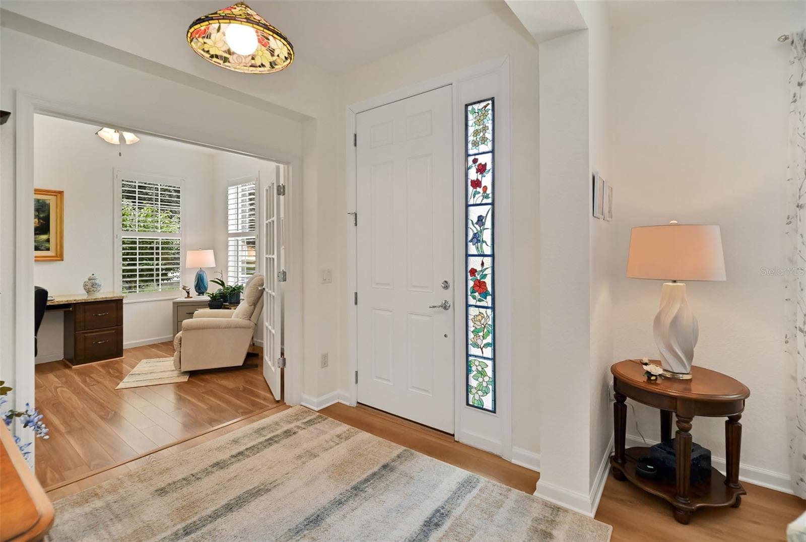 Foyer with custom stained glass side-light insert - 7139 SW 91ST CT, OCALA