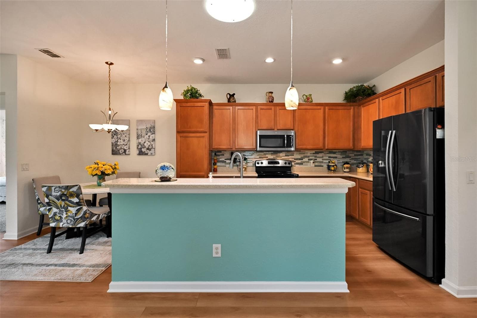Kitchen, island & dinette areas - 7139 SW 91ST CT, OCALA