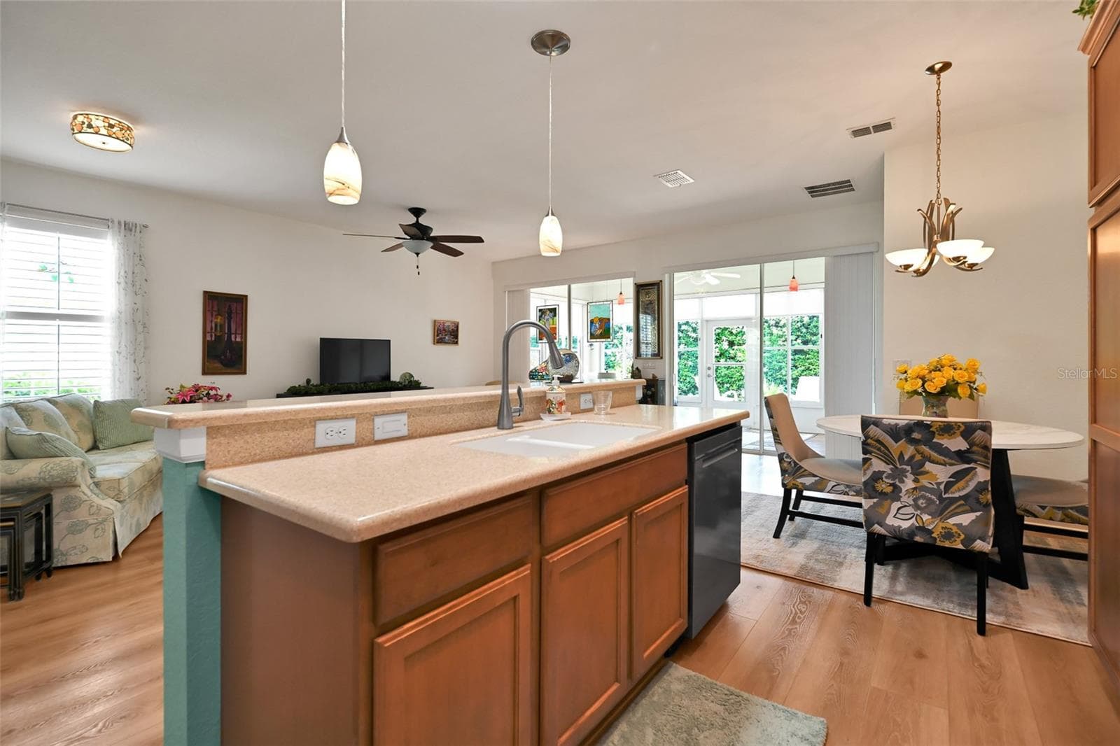 Kitchen Island & Dinette Area - 7139 SW 91ST CT, OCALA