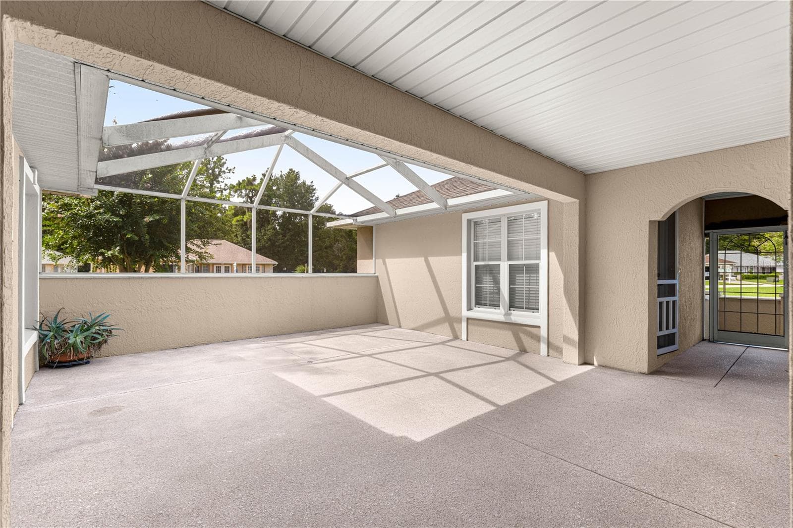 Covered Outdoor Lanai and Birdcage - 11299 SW 71ST TERRACE RD, OCALA