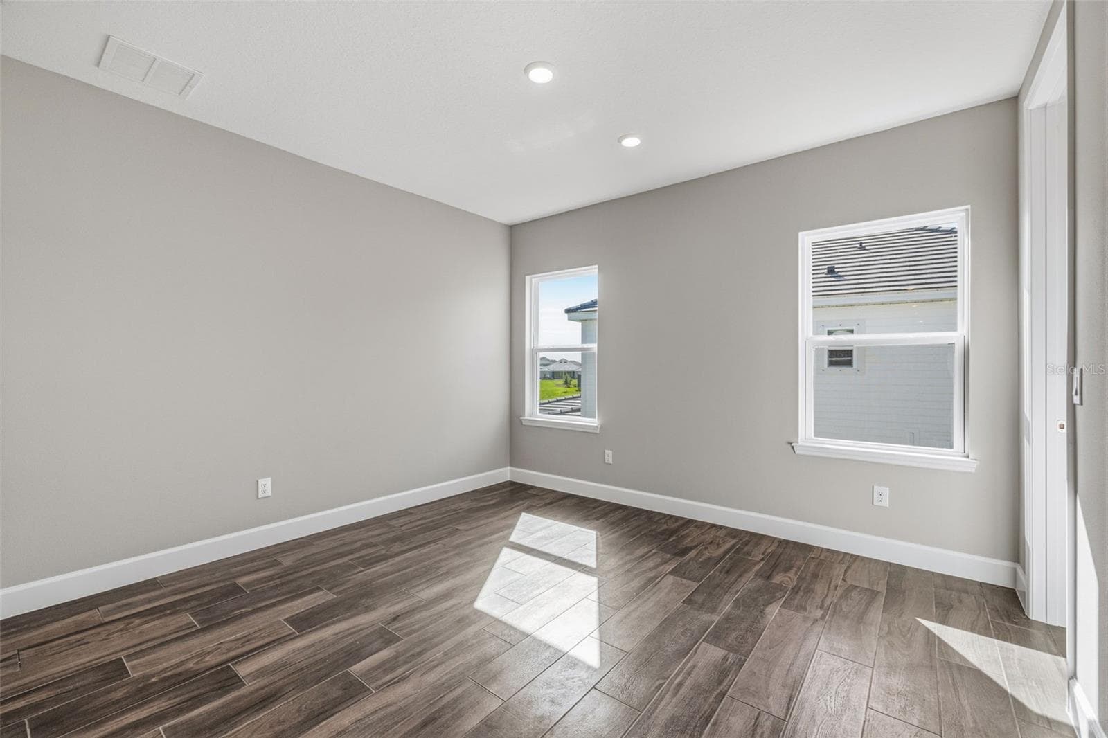 Single Family Residence at 11126 MANOR HOUSE LN, ODESSA, photo 36 of 63