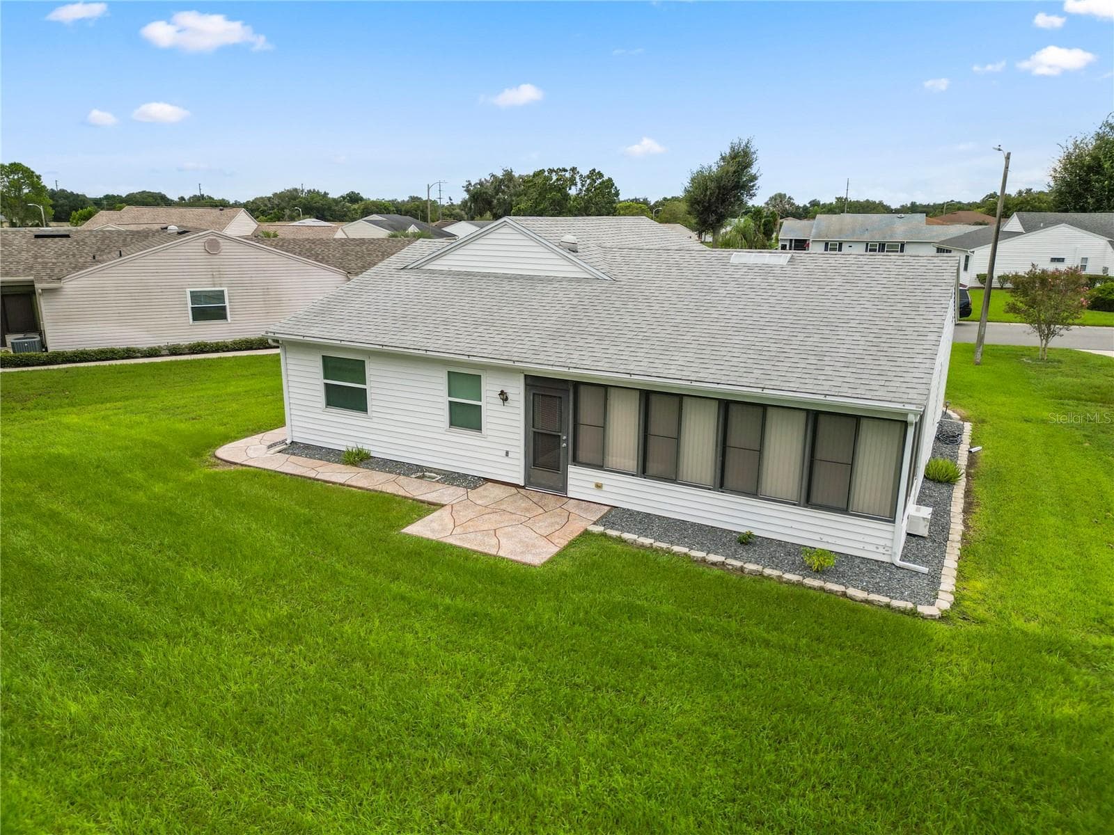 Single Family Residence at 1120 PARAKEET TRL, LAKELAND, photo 2 of 42