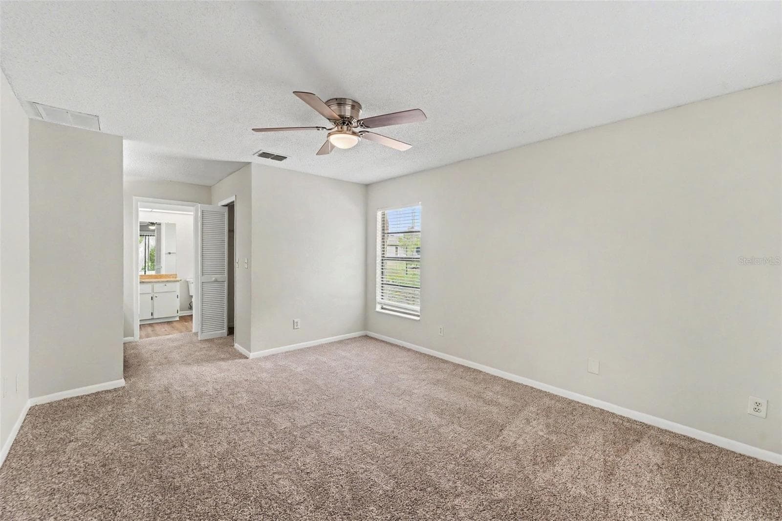 Single Family Residence at 4386 CRAIGDARRAGH AVE, SPRING HILL, photo 11 of 20