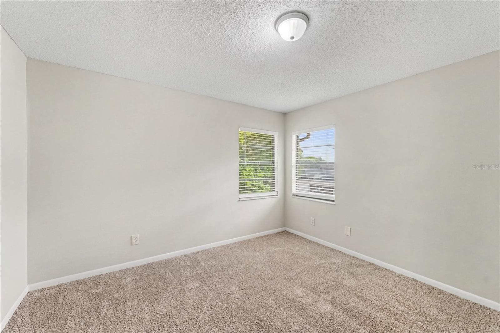 Single Family Residence at 4386 CRAIGDARRAGH AVE, SPRING HILL, photo 15 of 20