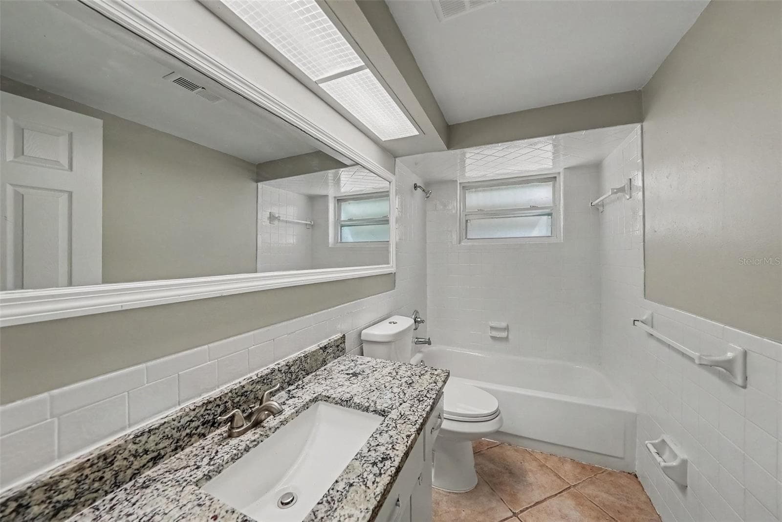 Single Family Residence at 2641 FLINTWOOD DR, HOLIDAY, photo 14 of 19
