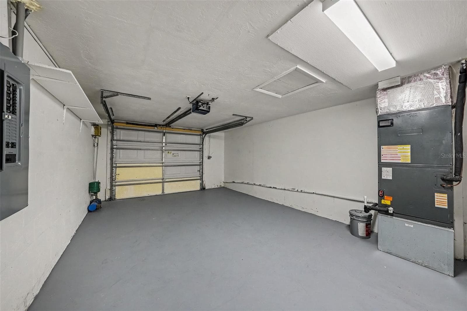 Single Family Residence at 2641 FLINTWOOD DR, HOLIDAY, photo 16 of 19