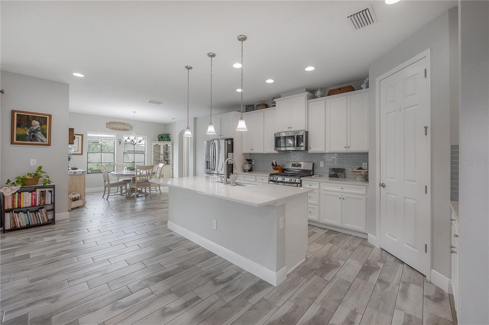 Single Family Residence at 14627 RED CASTLE AVE, LITHIA, photo 25 of 62