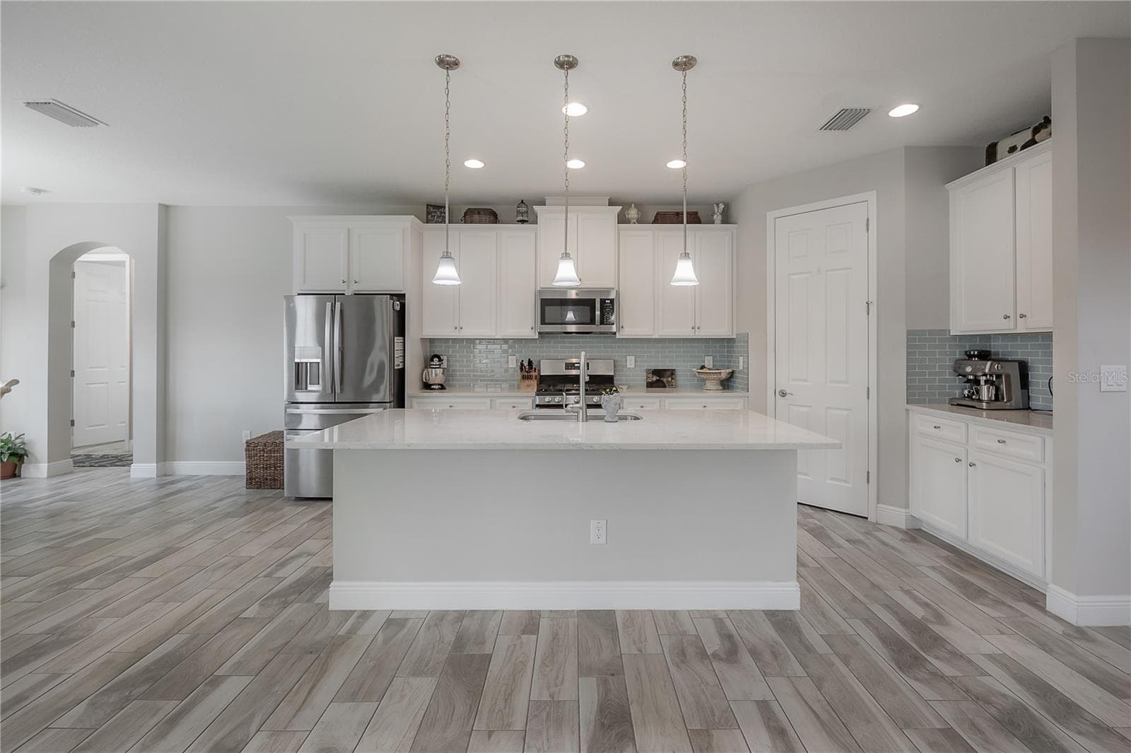 Single Family Residence at 14627 RED CASTLE AVE, LITHIA, photo 27 of 62