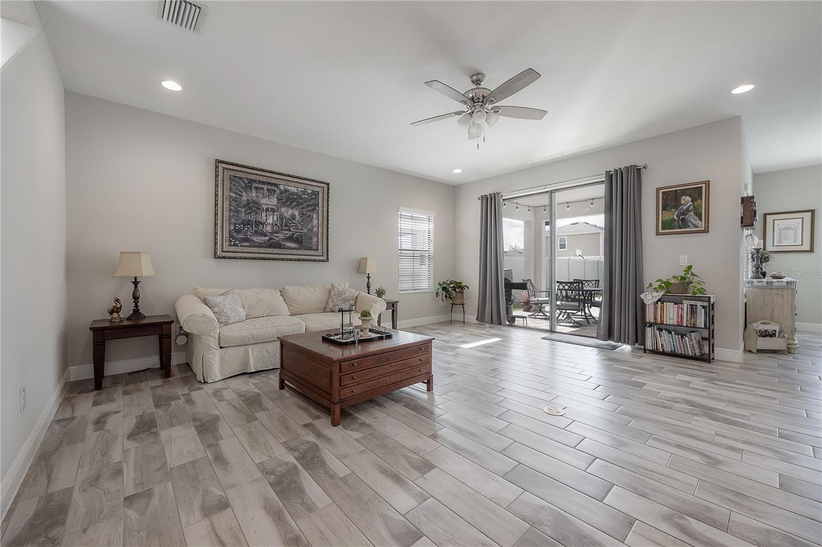 Single Family Residence at 14627 RED CASTLE AVE, LITHIA, photo 31 of 62