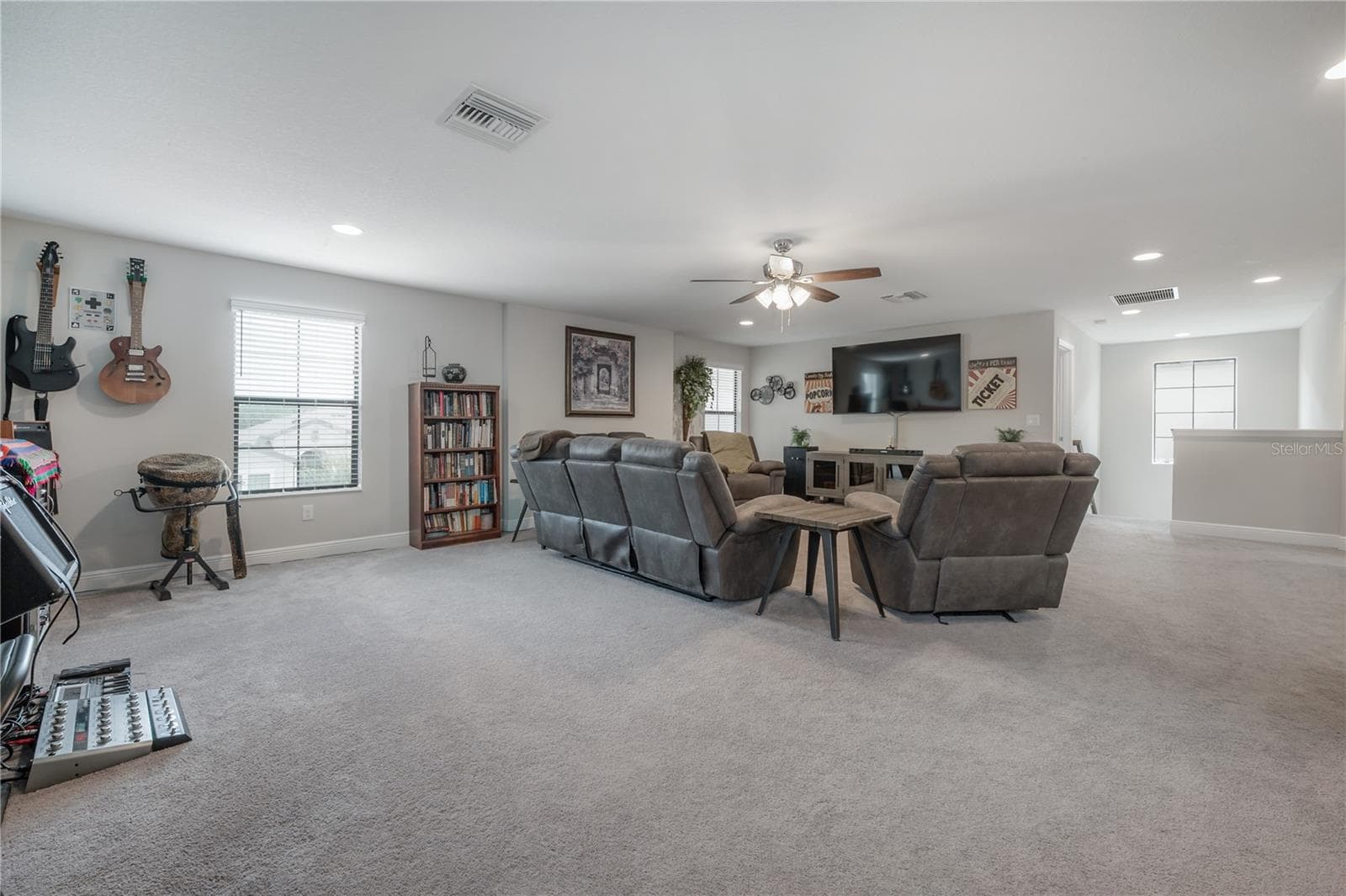 Single Family Residence at 14627 RED CASTLE AVE, LITHIA, photo 42 of 62