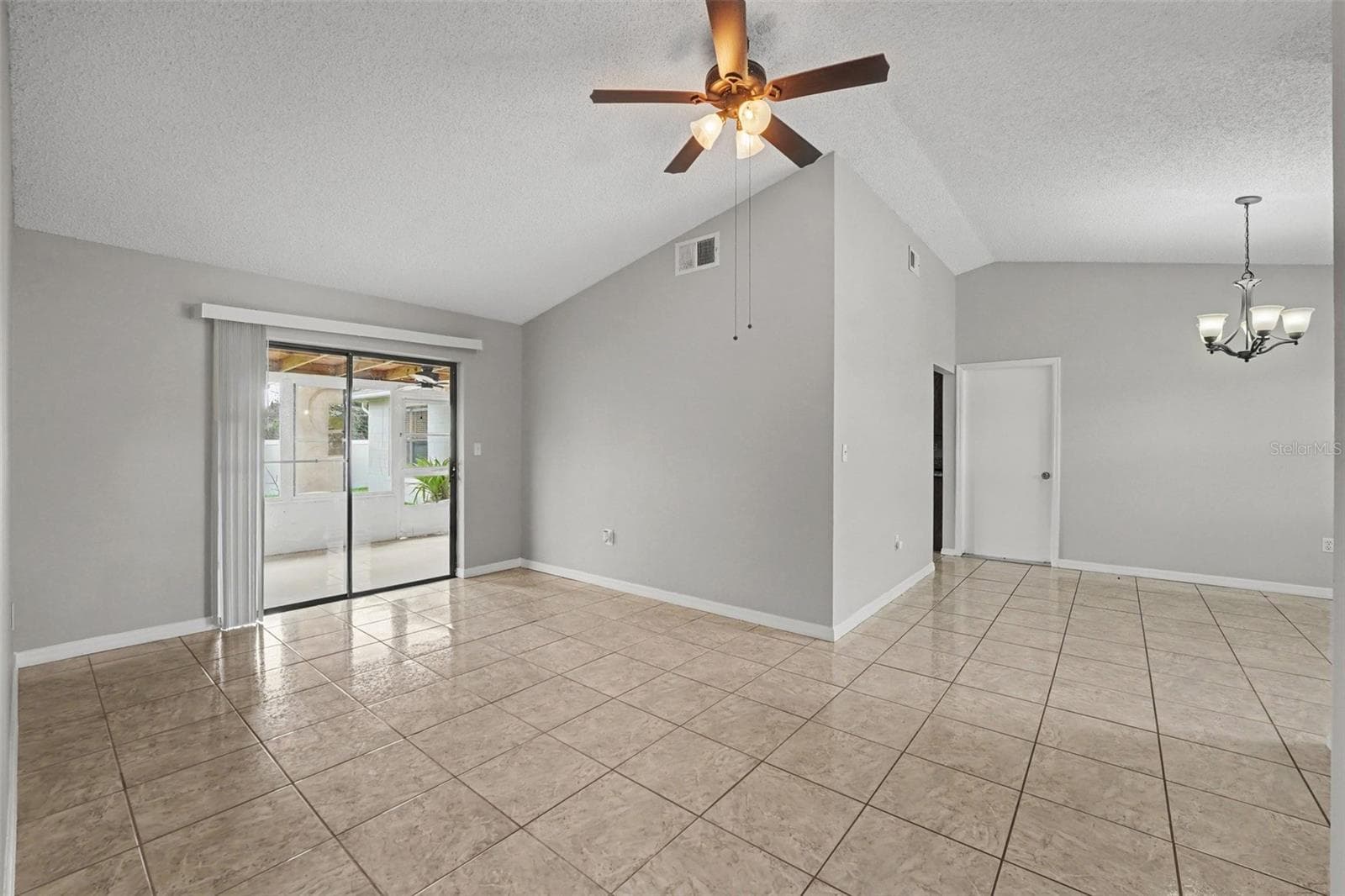Single Family Residence at 32 YORK CT, KISSIMMEE, photo 7 of 18