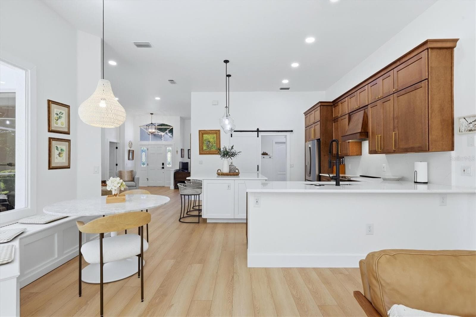 Kitchen/family room combo - 8857 HAVENRIDGE DR, SARASOTA