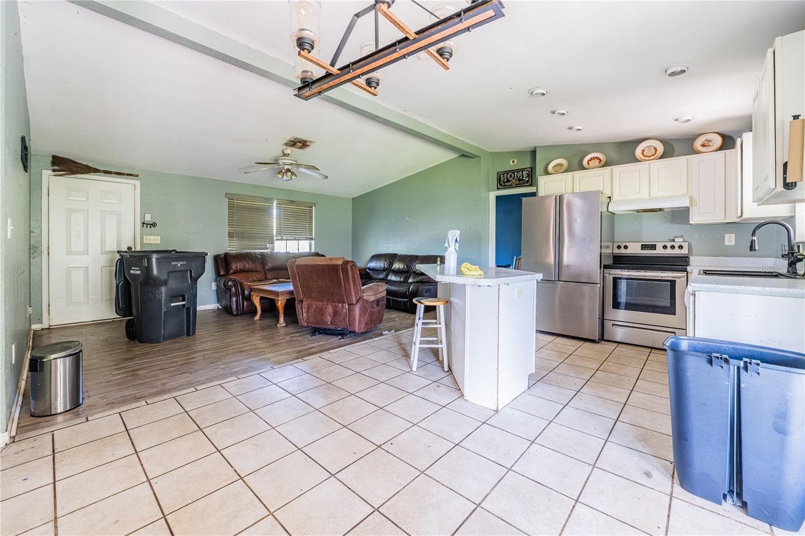 Single Family Residence at 276 TAYLOR ST, LAKE WALES, photo 7 of 32