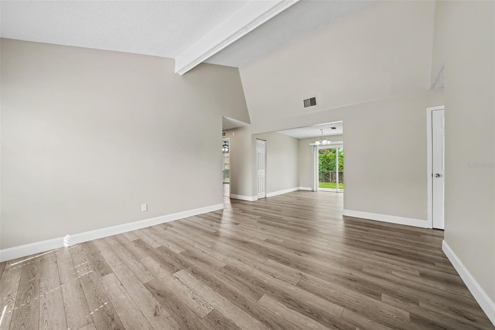 Single Family Residence at 117 SNAPDRAGON CT, KISSIMMEE, photo 2 of 16