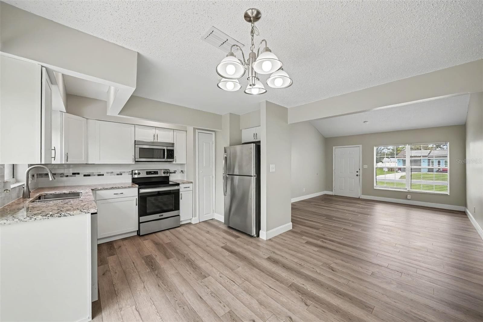 Single Family Residence at 117 SNAPDRAGON CT, KISSIMMEE, photo 7 of 16