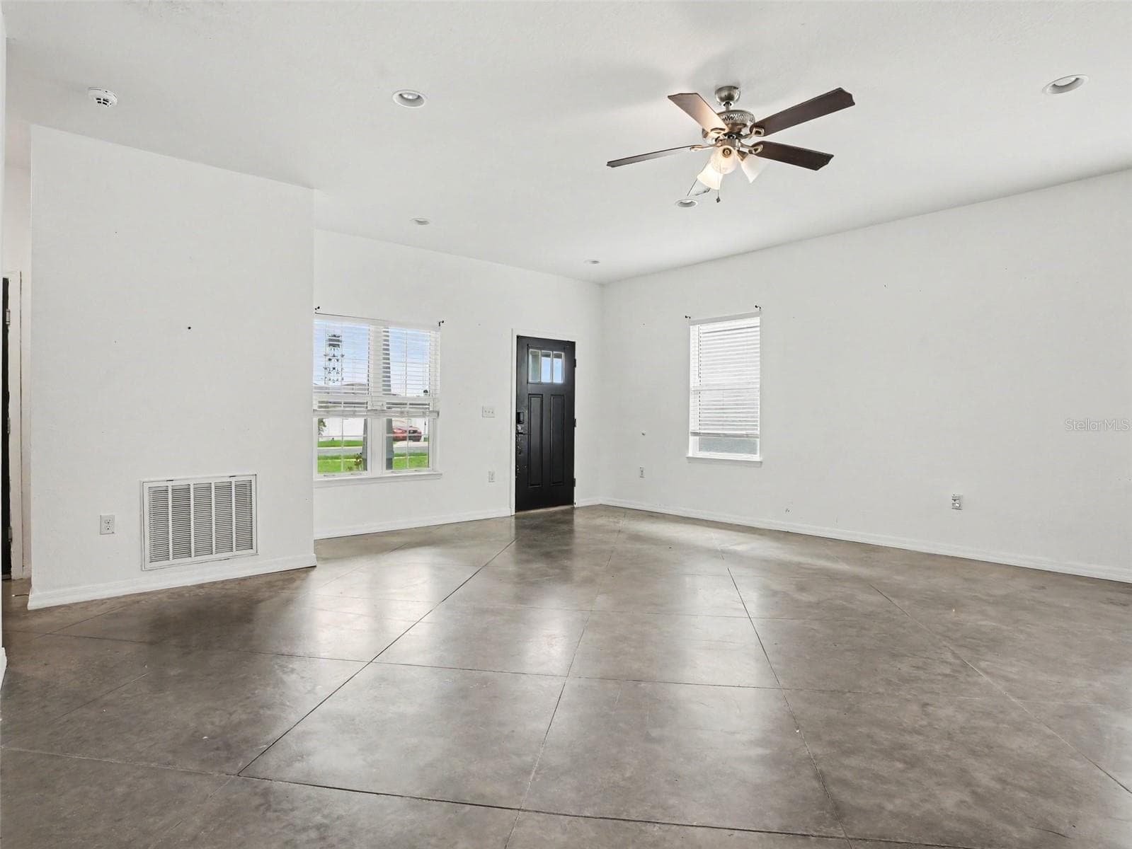 Single Family Residence at 477 KENSINGTON VIEW DR, WINTER HAVEN, photo 5 of 34