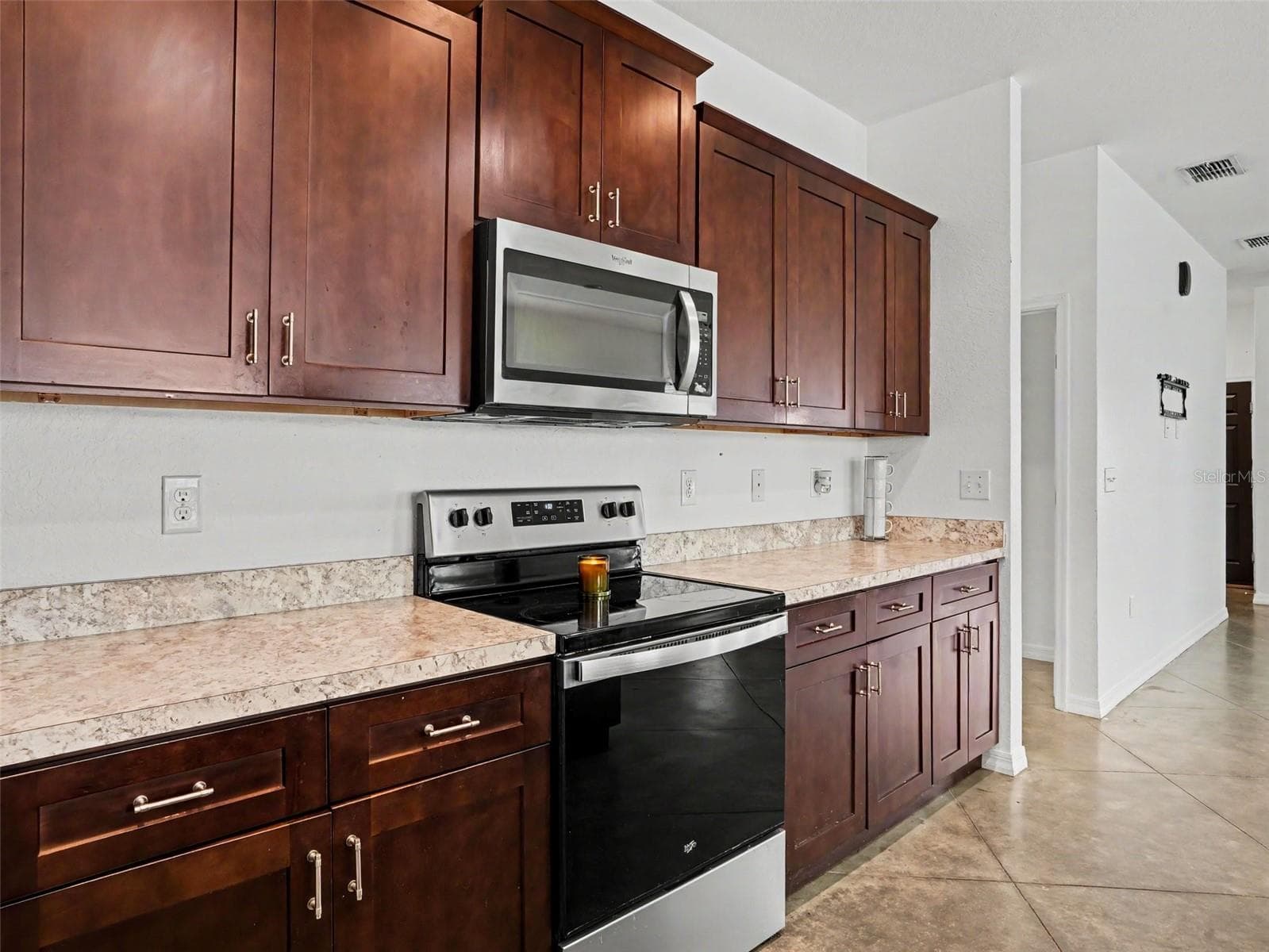 Single Family Residence at 477 KENSINGTON VIEW DR, WINTER HAVEN, photo 14 of 34