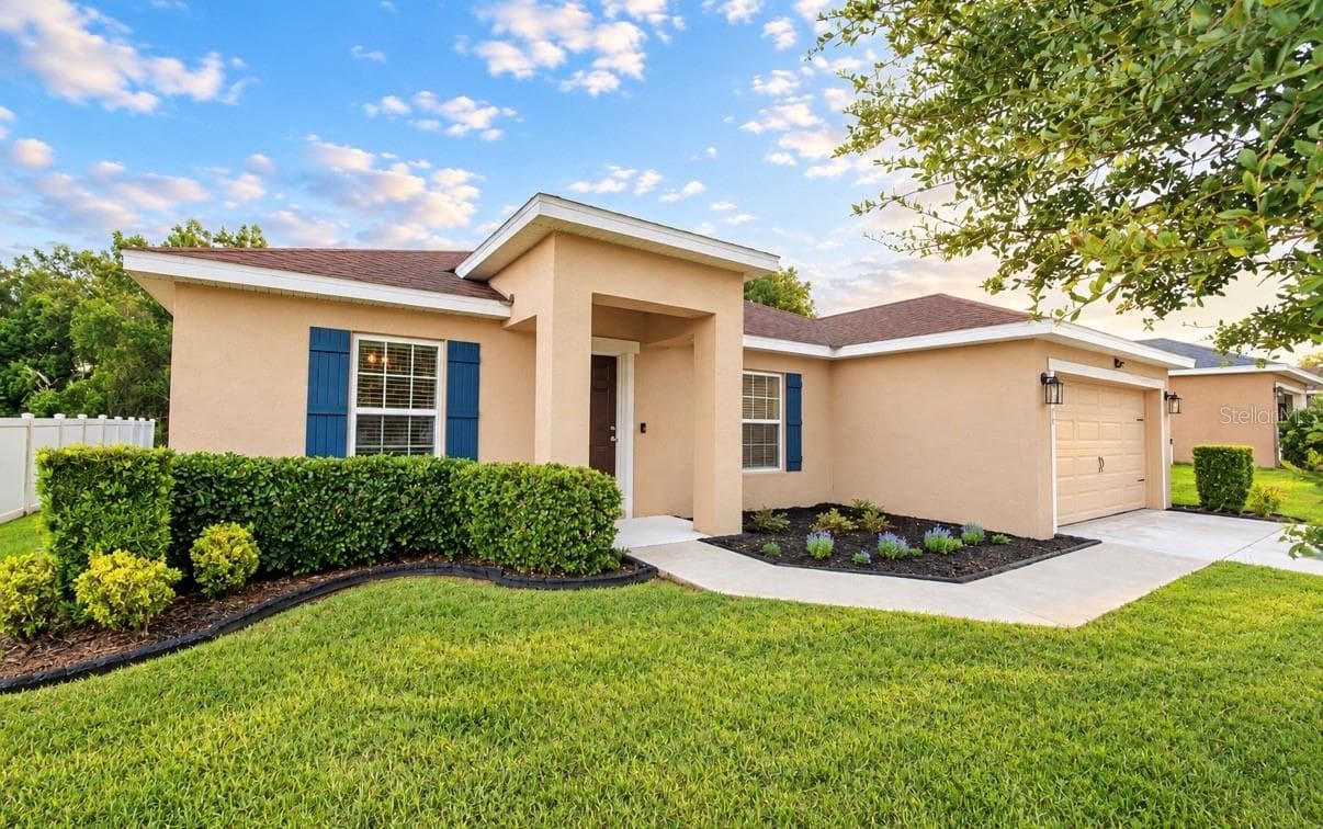 308 WATER LILY LN
