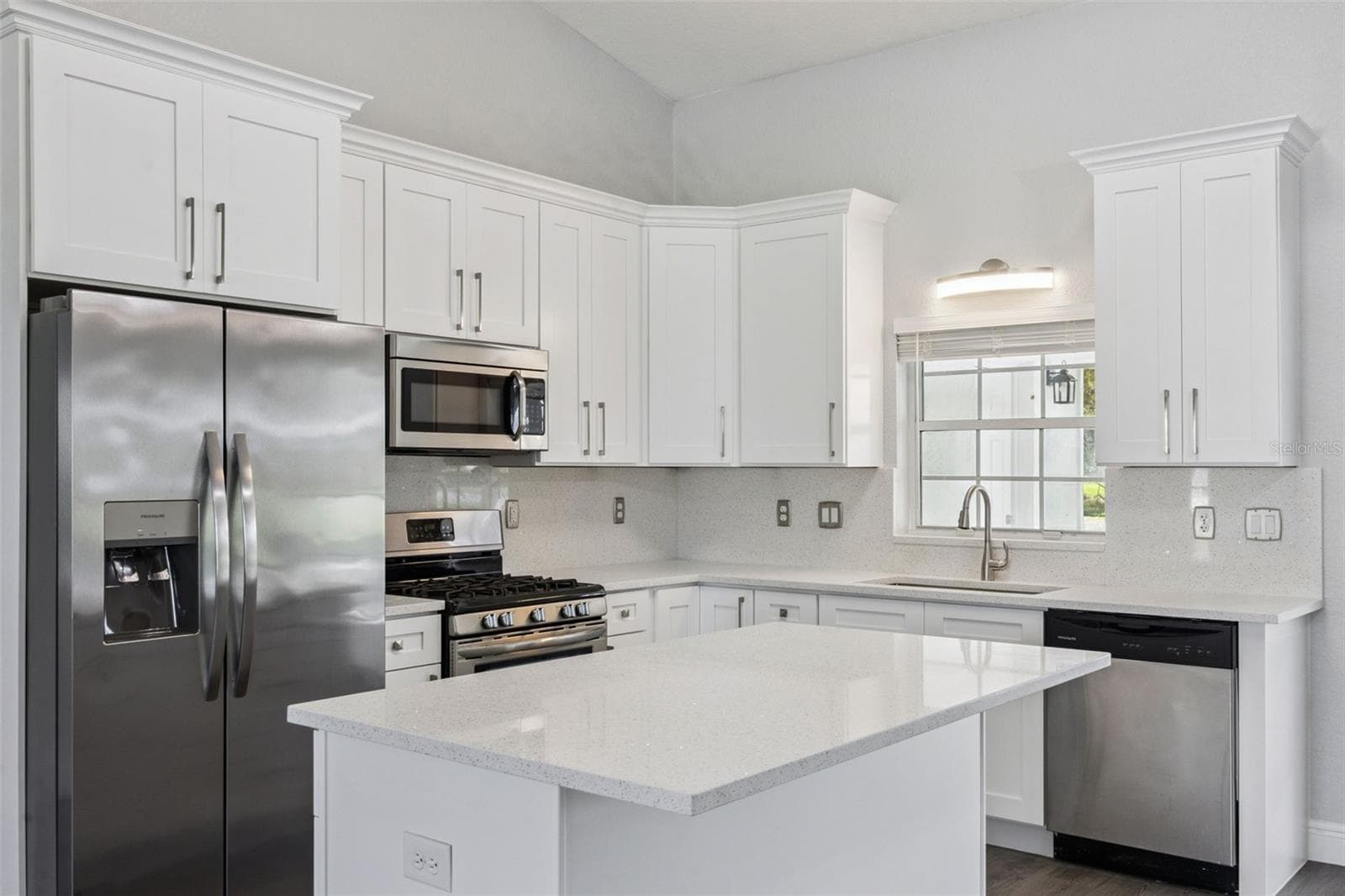 Single Family Residence at 5606 LAVER ST, LEESBURG, photo 12 of 91