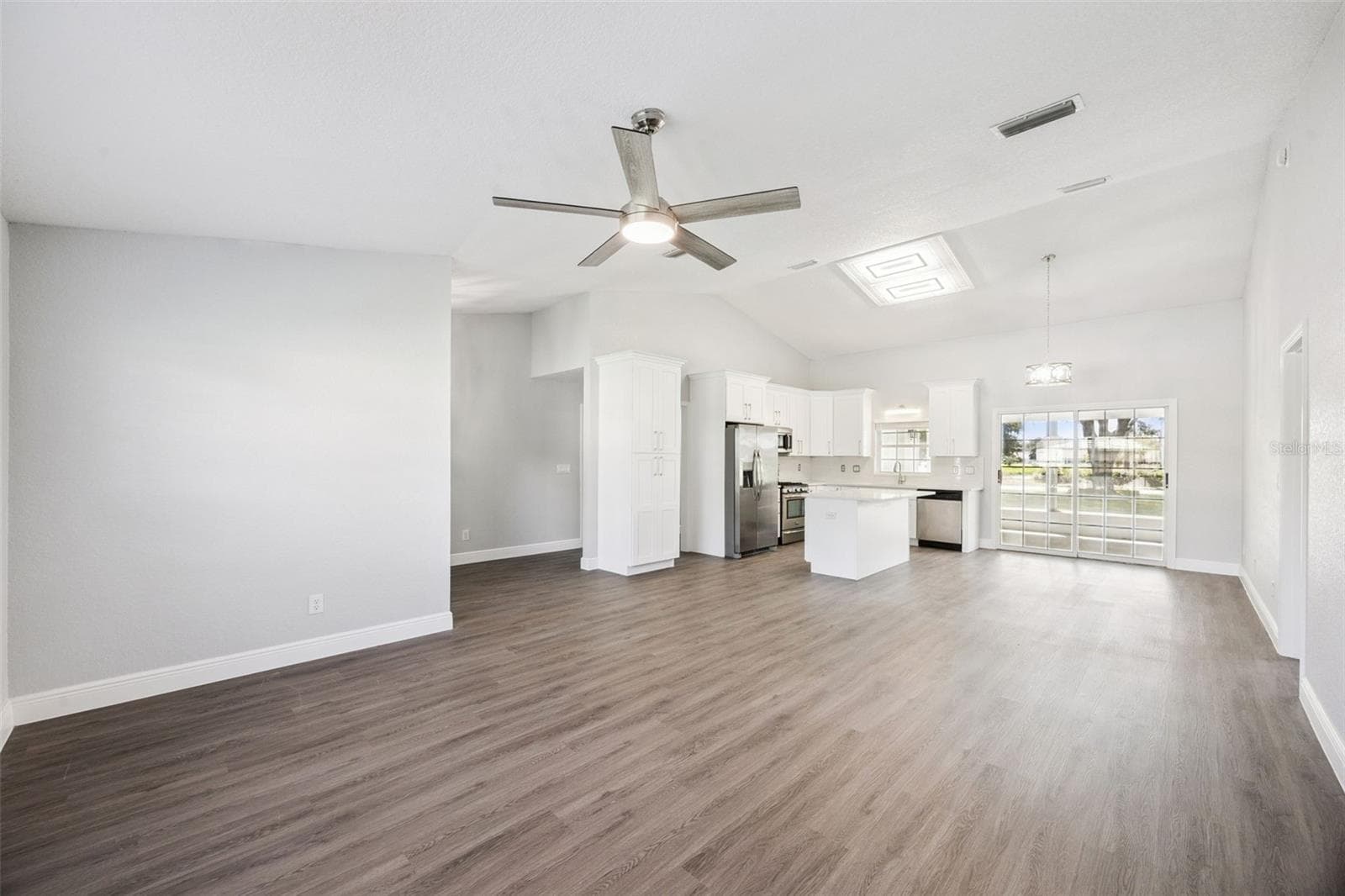 Single Family Residence at 5606 LAVER ST, LEESBURG, photo 14 of 91