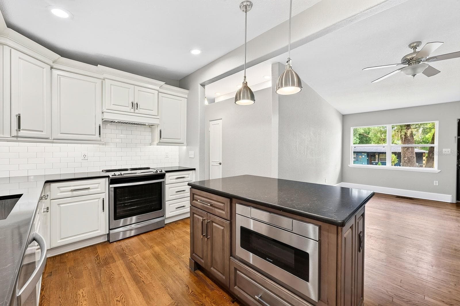 Beautifully updated kitchen. - 1212 ELMWOOD ST, ORLANDO