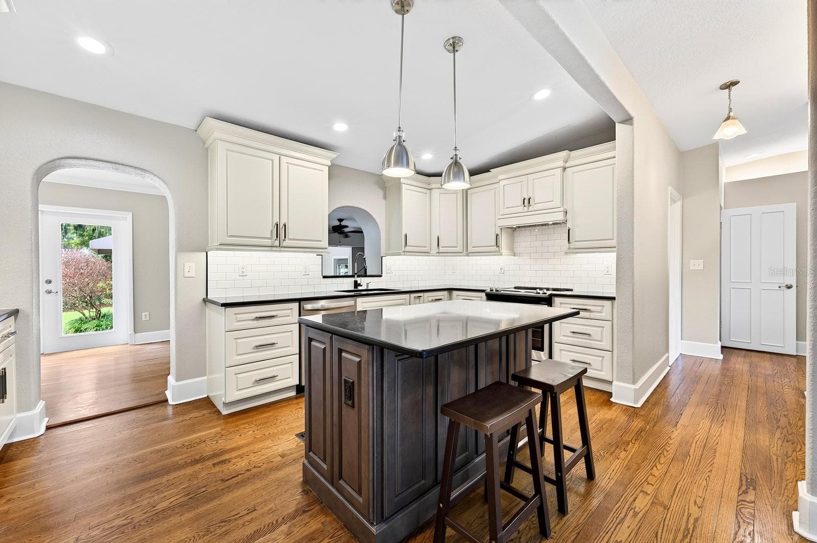 Beautifully updated kitchen. - 1212 ELMWOOD ST, ORLANDO