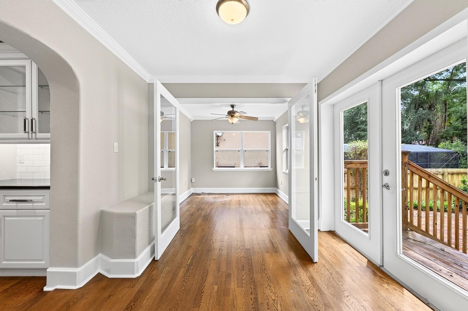 Light filled spaces are a highlight of this home. - 1212 ELMWOOD ST, ORLANDO