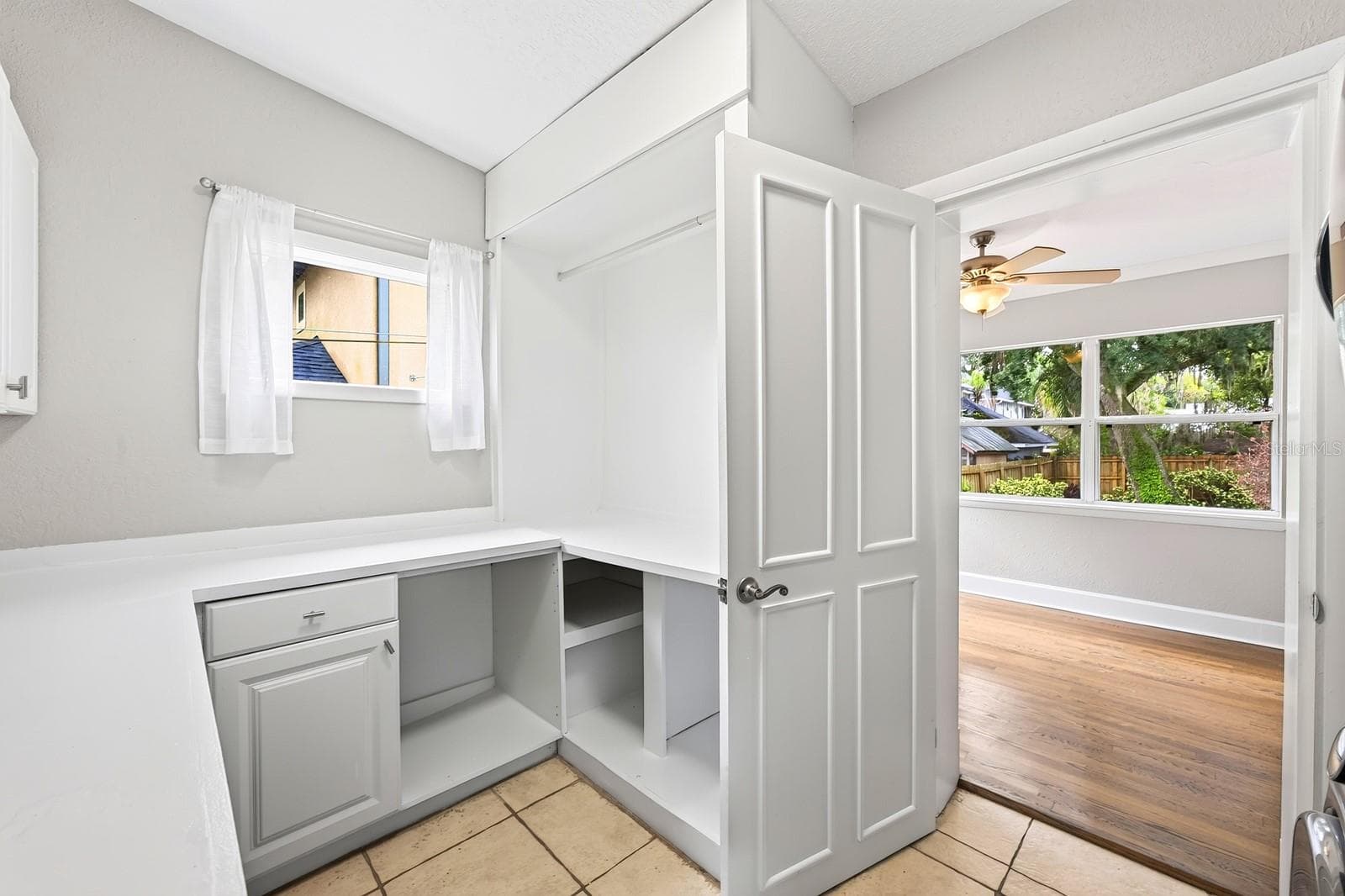 Laundry/utility room. - 1212 ELMWOOD ST, ORLANDO