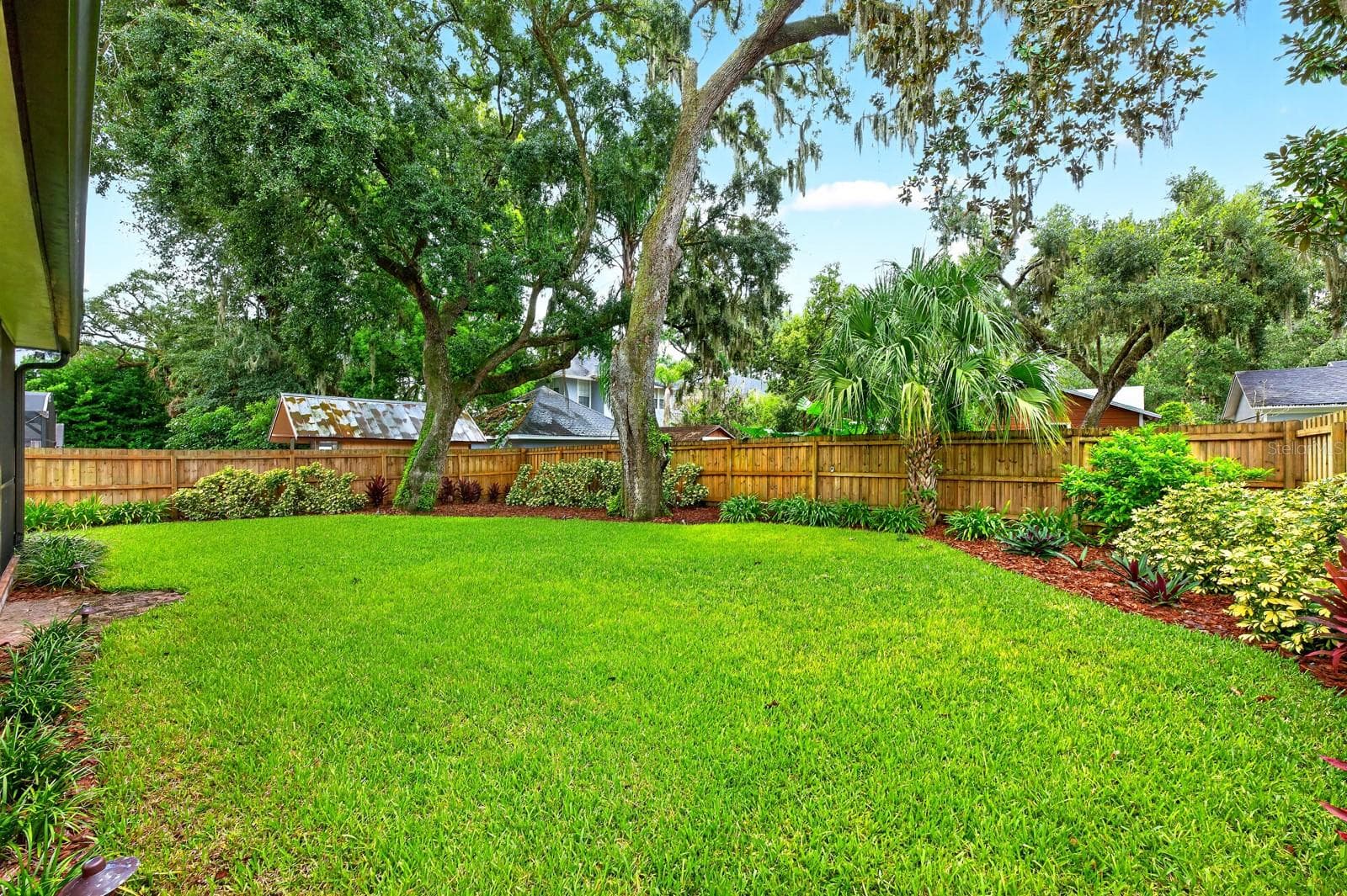 .21 acre lot, fenced backyard. - 1212 ELMWOOD ST, ORLANDO