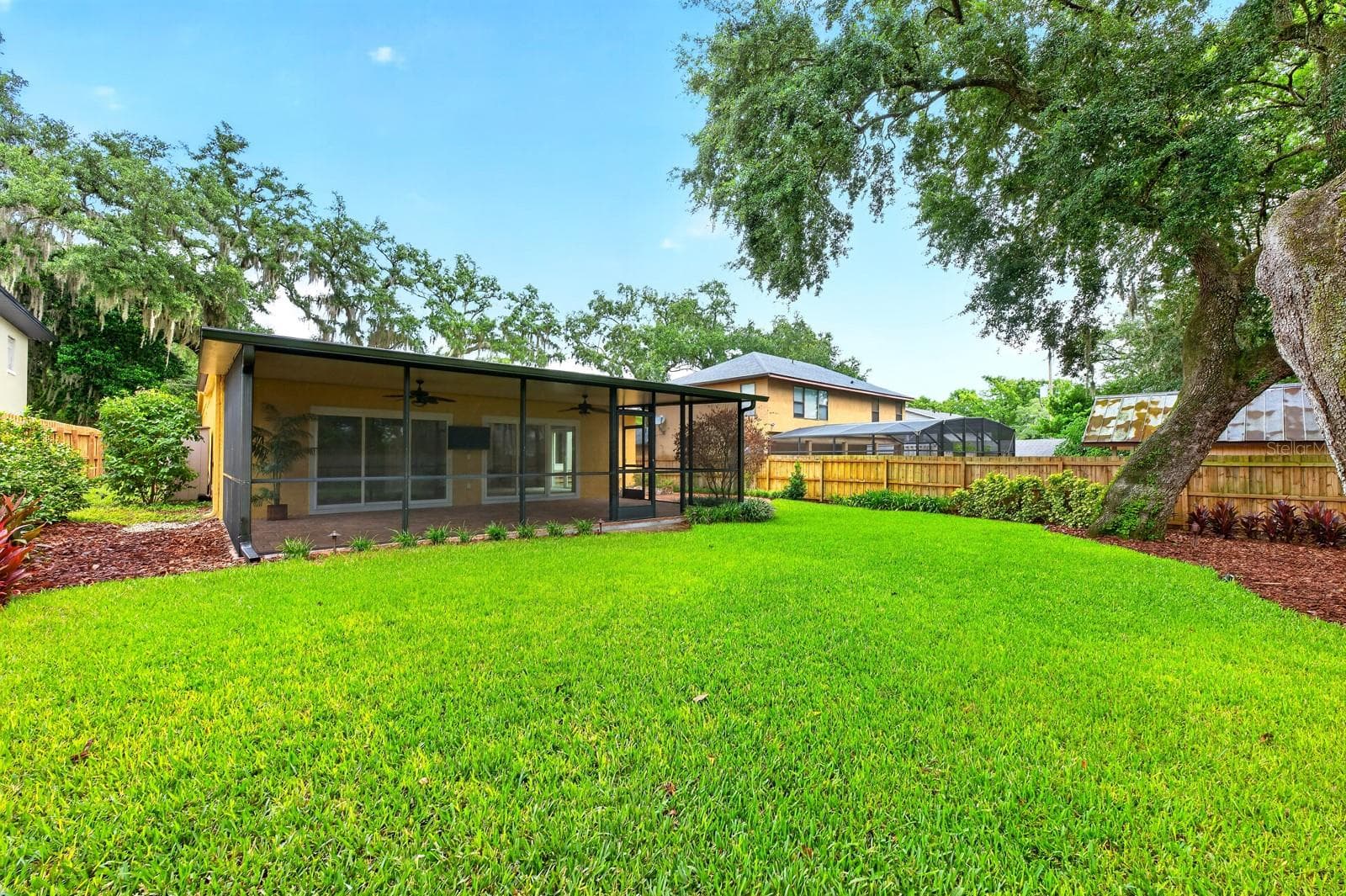 Fully fenced backyard. - 1212 ELMWOOD ST, ORLANDO