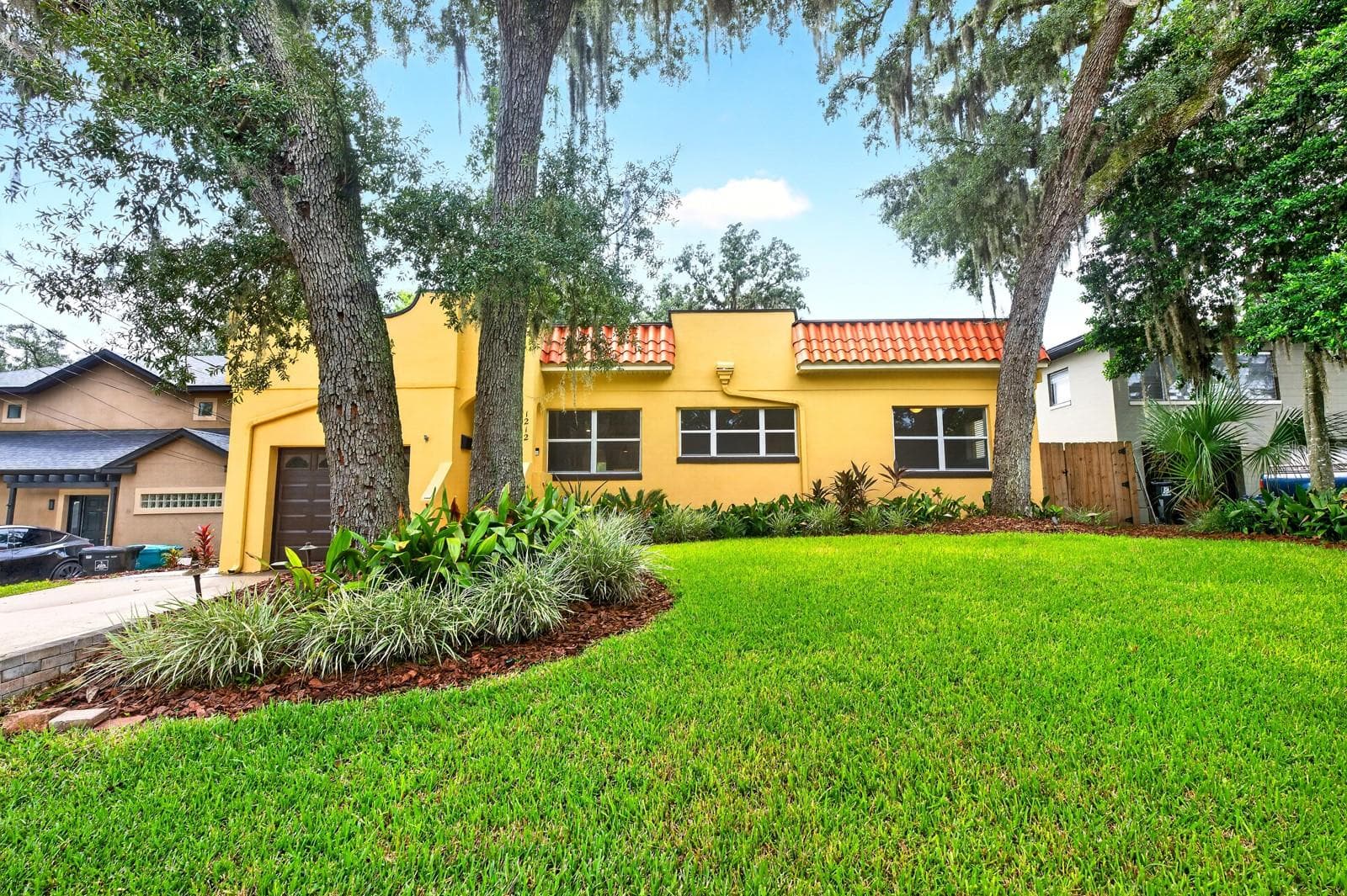 **WELCOME HOME** - 1212 ELMWOOD ST, ORLANDO