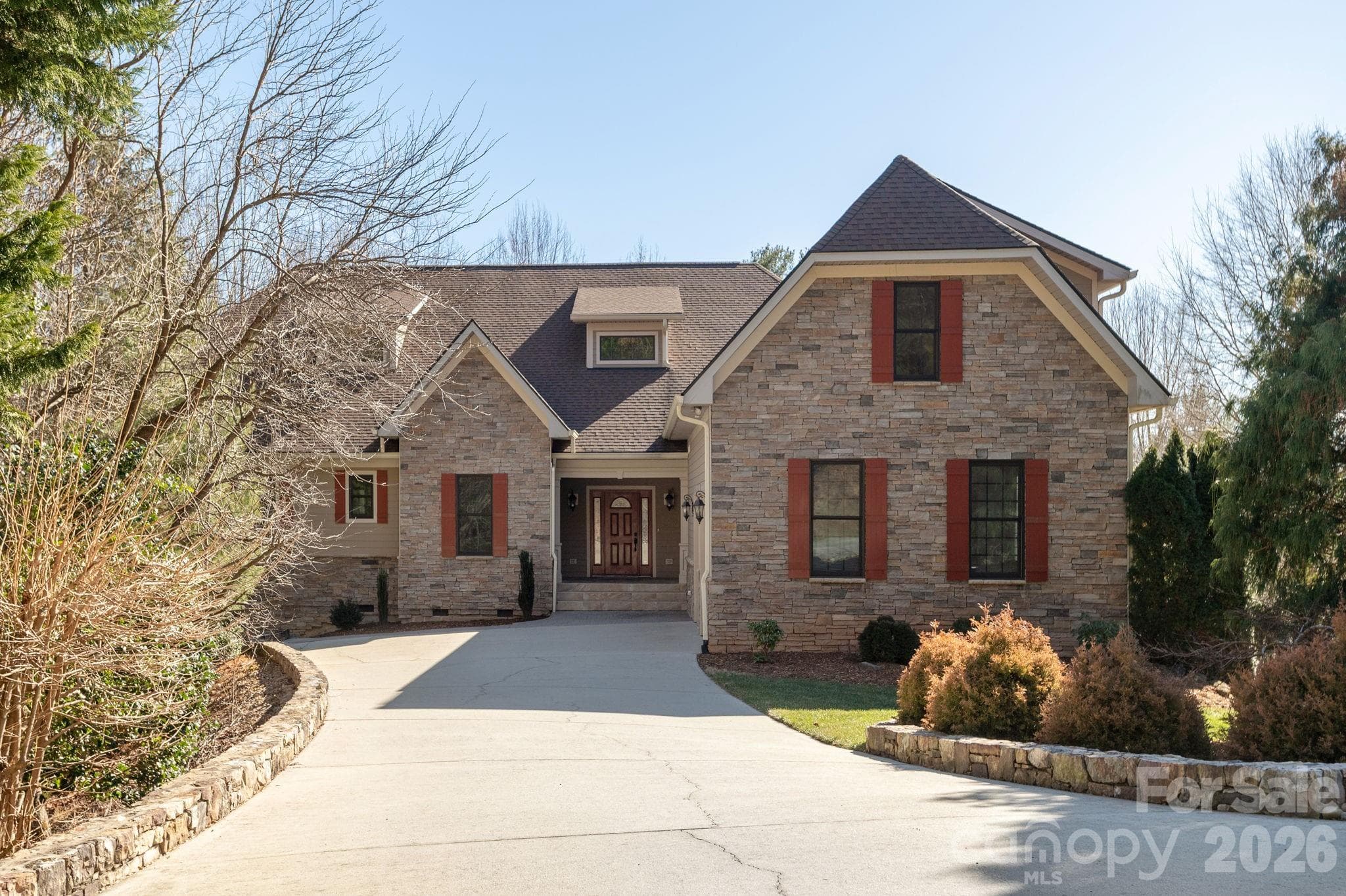 Single Family Residence at 16 WINTERBERRY Drive, Hendersonville, photo 2 of 48