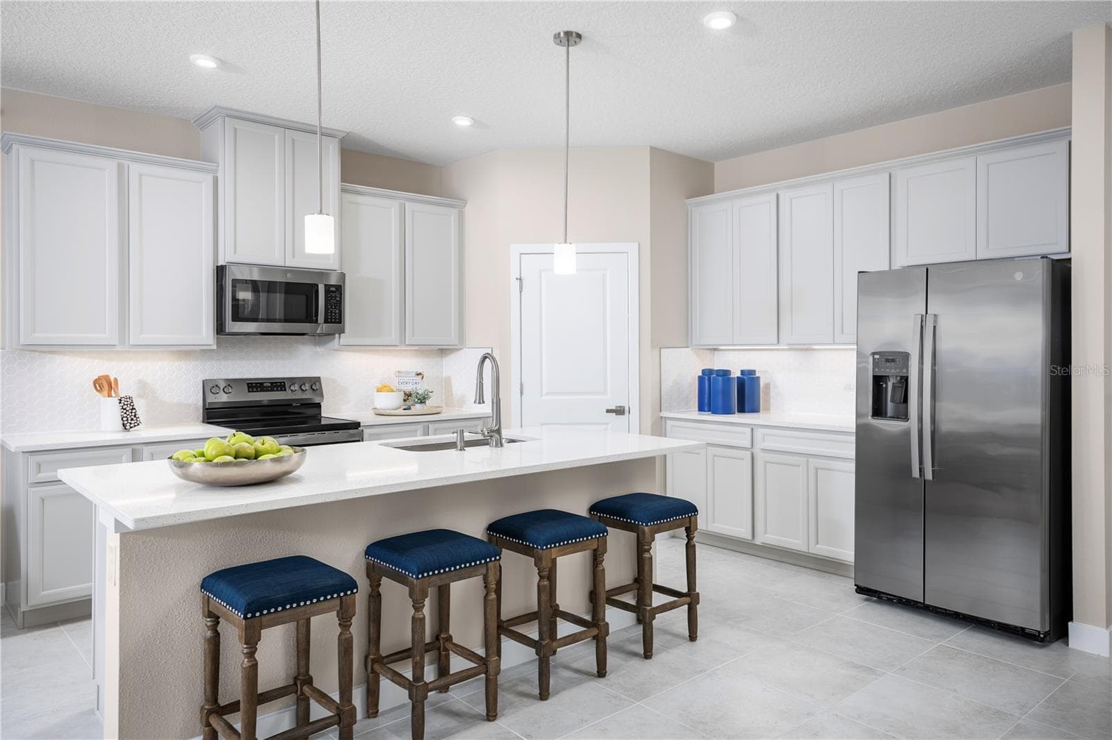Single Family Residence at 11193 NELLIE CROSSING CIR, CLERMONT, photo 4 of 12