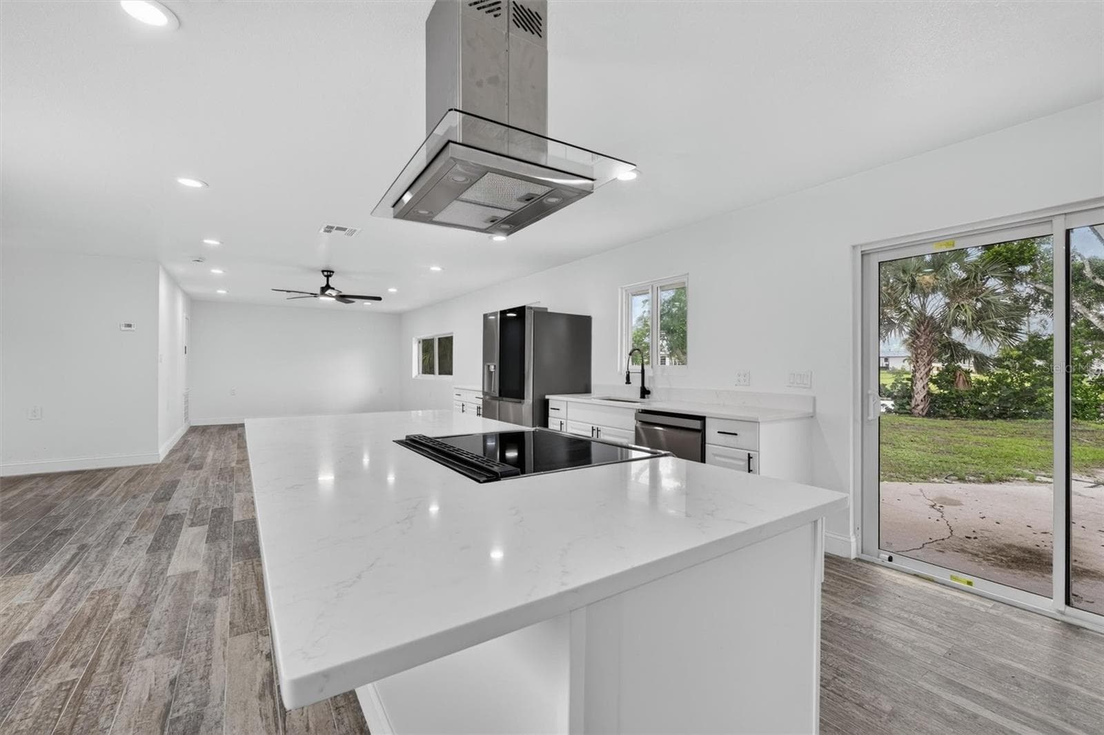 Single Family Residence at 801 MARLIN DR, PUNTA GORDA, photo 4 of 37