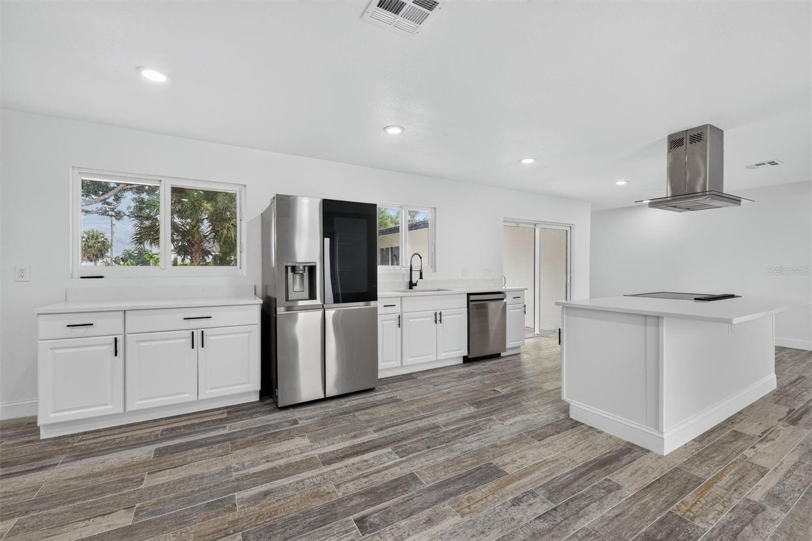 Single Family Residence at 801 MARLIN DR, PUNTA GORDA, photo 7 of 37