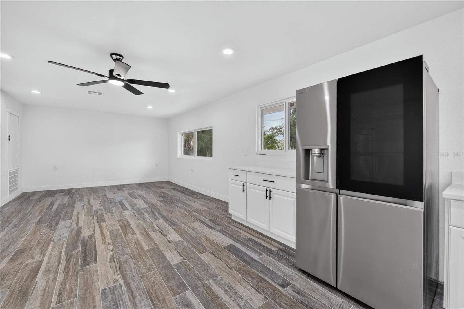 Single Family Residence at 801 MARLIN DR, PUNTA GORDA, photo 8 of 37
