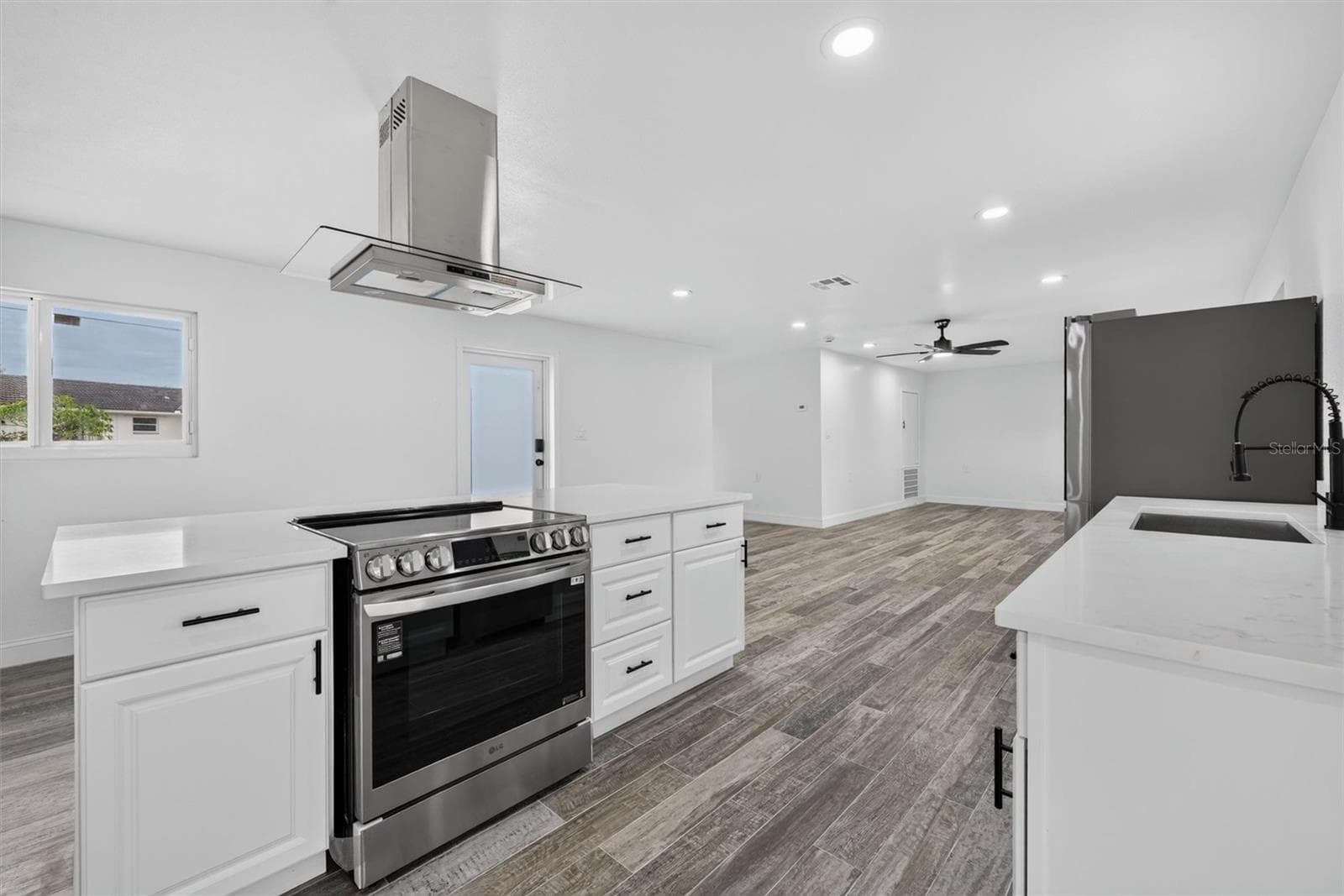 Single Family Residence at 801 MARLIN DR, PUNTA GORDA, photo 9 of 37