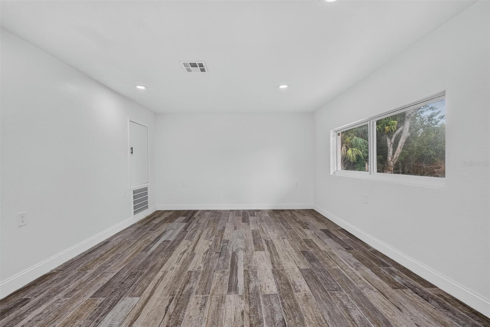 Single Family Residence at 801 MARLIN DR, PUNTA GORDA, photo 15 of 37
