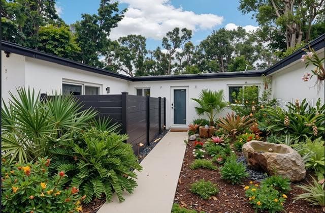 Virtually Staged landscaping - 801 MARLIN DR, PUNTA GORDA