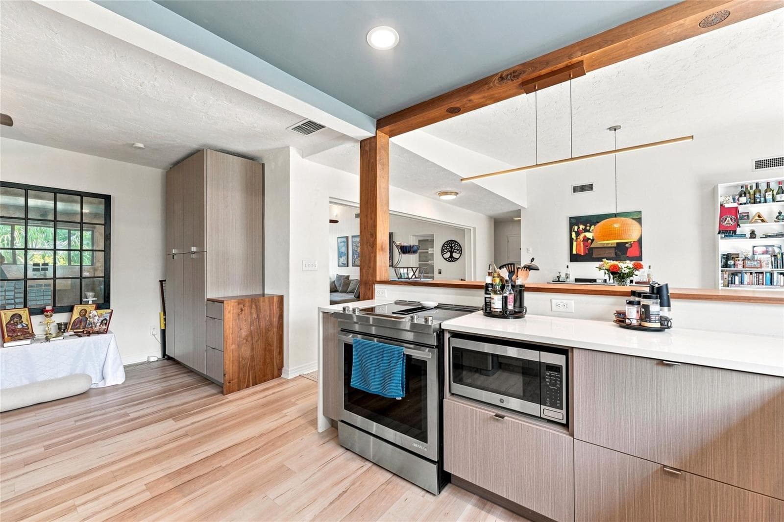 Single Family Residence at 809 E RIVER DR, TEMPLE TERRACE, photo 13 of 50