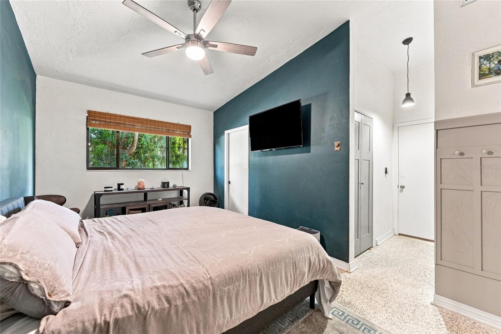Single Family Residence at 809 E RIVER DR, TEMPLE TERRACE, photo 19 of 50