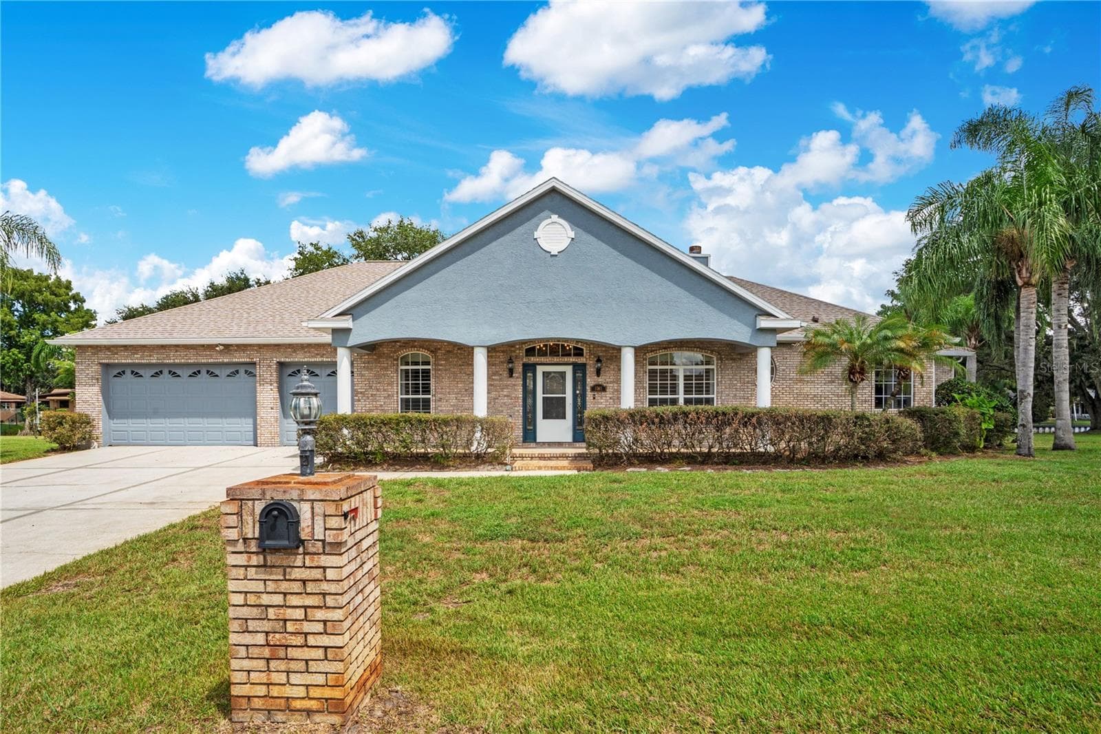 5365 SHADY OAK CIR