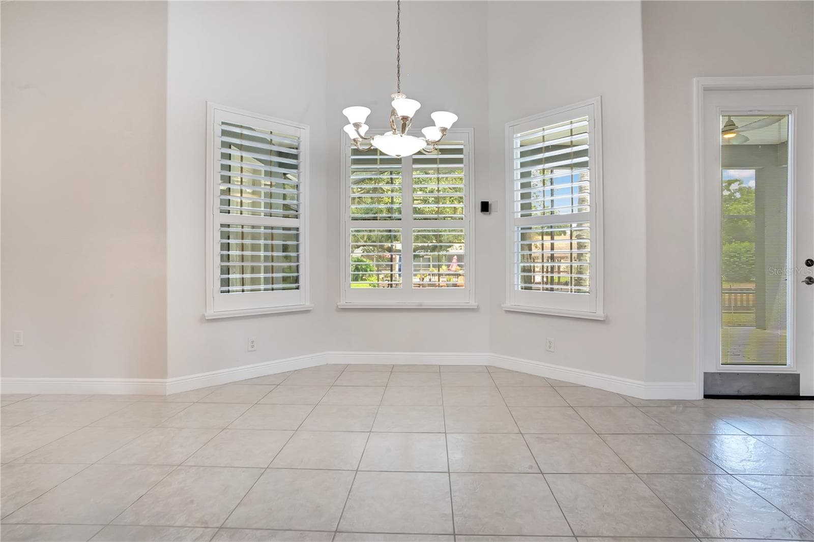 Breakfast Nook - 5365 SHADY OAK CIR, ST CLOUD