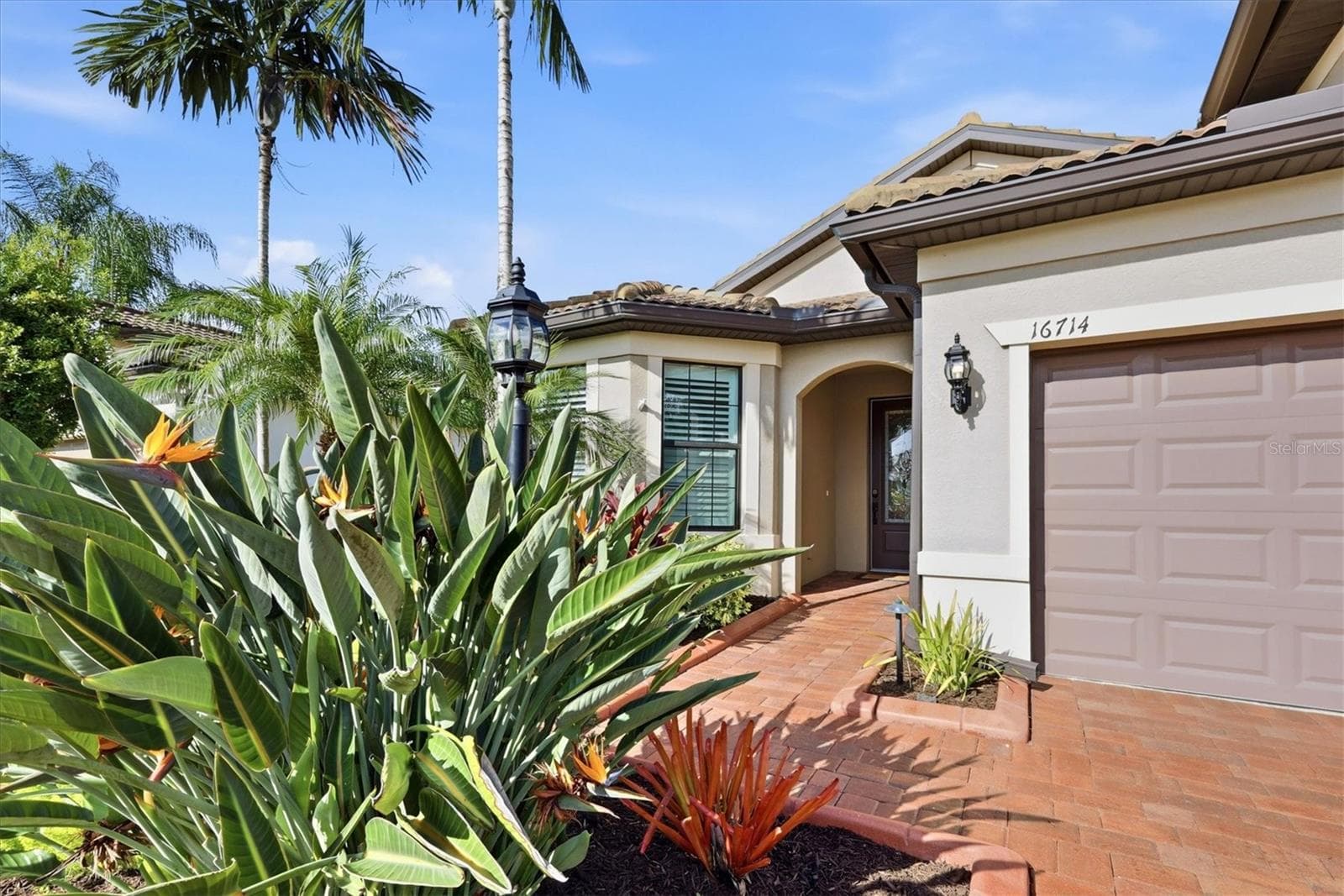 Single Family Residence at 16714 ELLSWORTH AVE, LAKEWOOD RANCH, photo 2 of 96