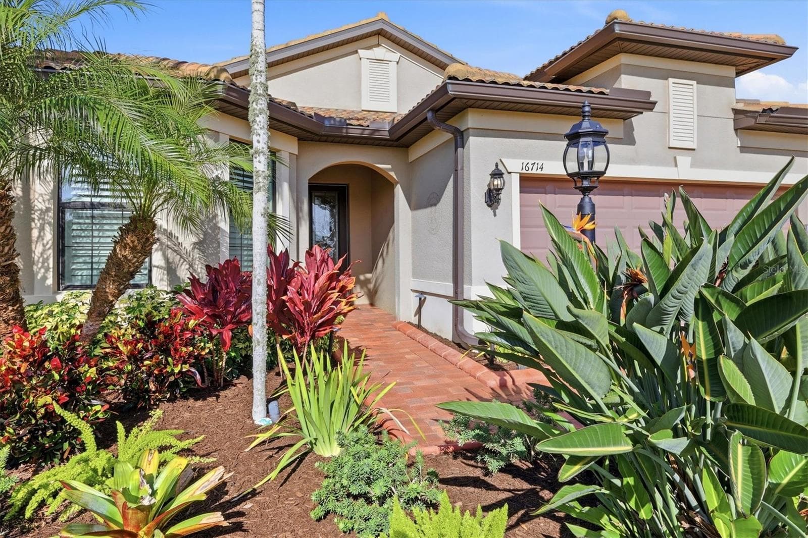 Single Family Residence at 16714 ELLSWORTH AVE, LAKEWOOD RANCH, photo 3 of 96