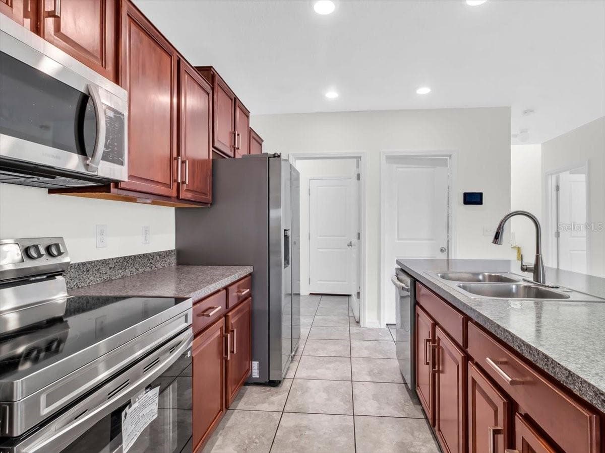 Single Family Residence at 4924 REFLECTING POND CIR, WIMAUMA, photo 16 of 66