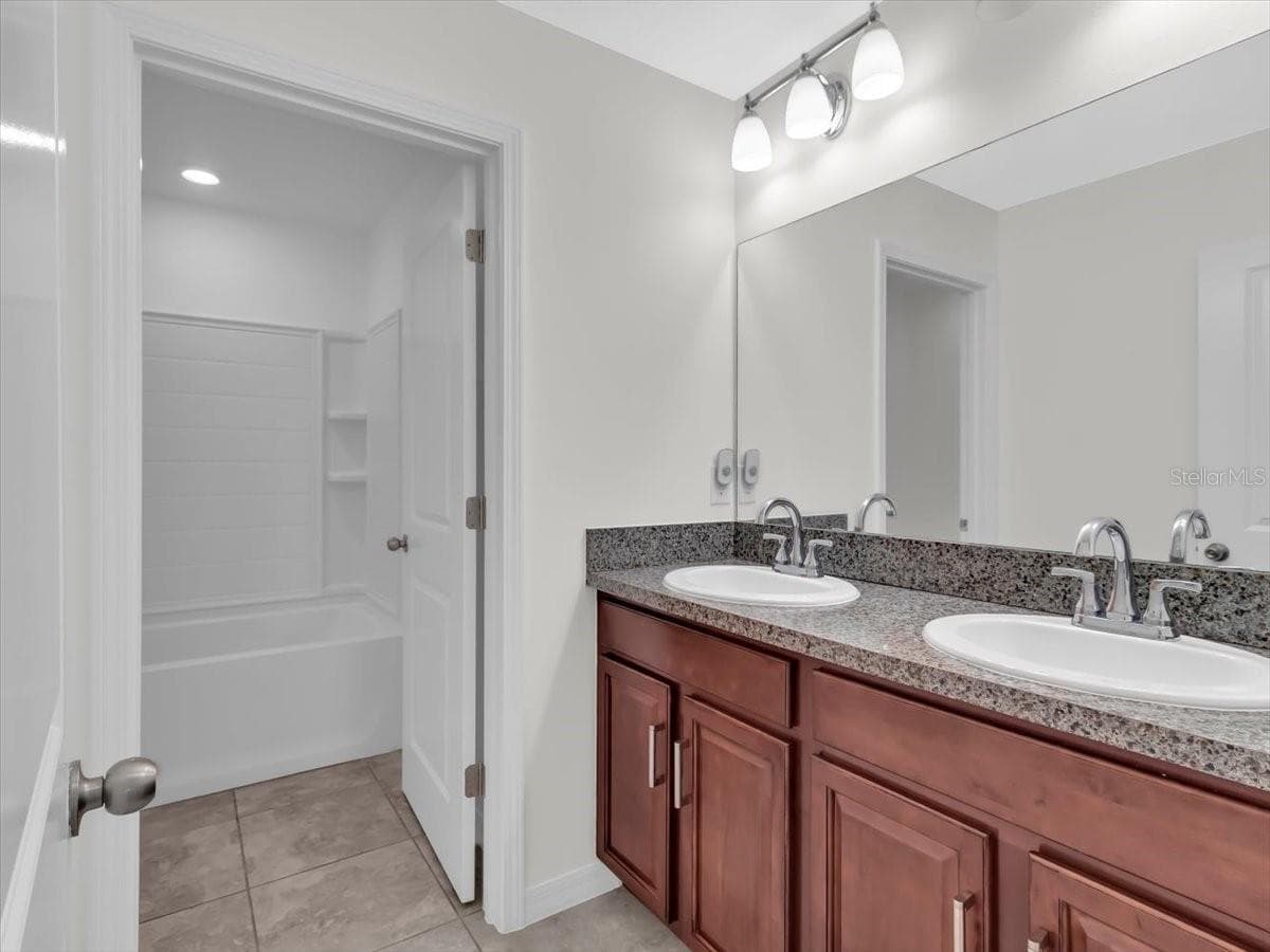 Single Family Residence at 4924 REFLECTING POND CIR, WIMAUMA, photo 24 of 66