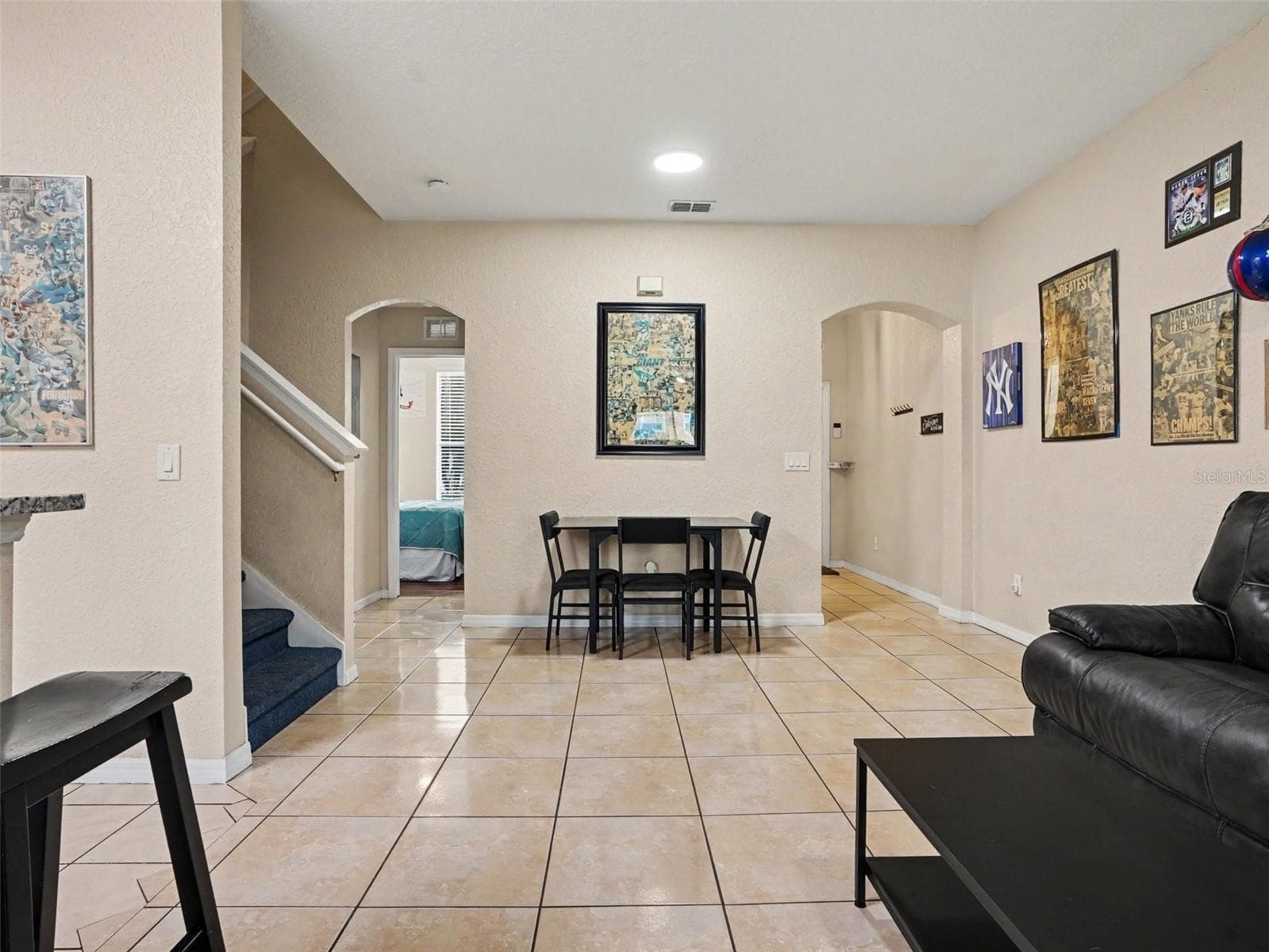 Townhouse at 234 CAMBRIA AVE, DAVENPORT, photo 6 of 13