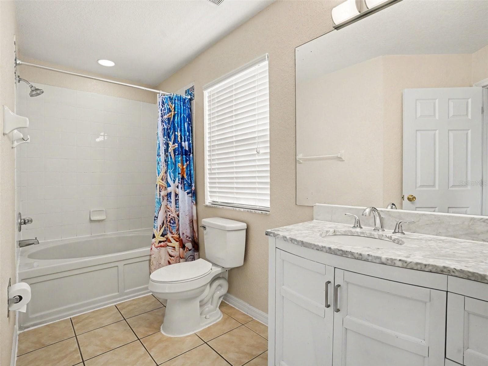 Primary bathroom - 234 CAMBRIA AVE, DAVENPORT